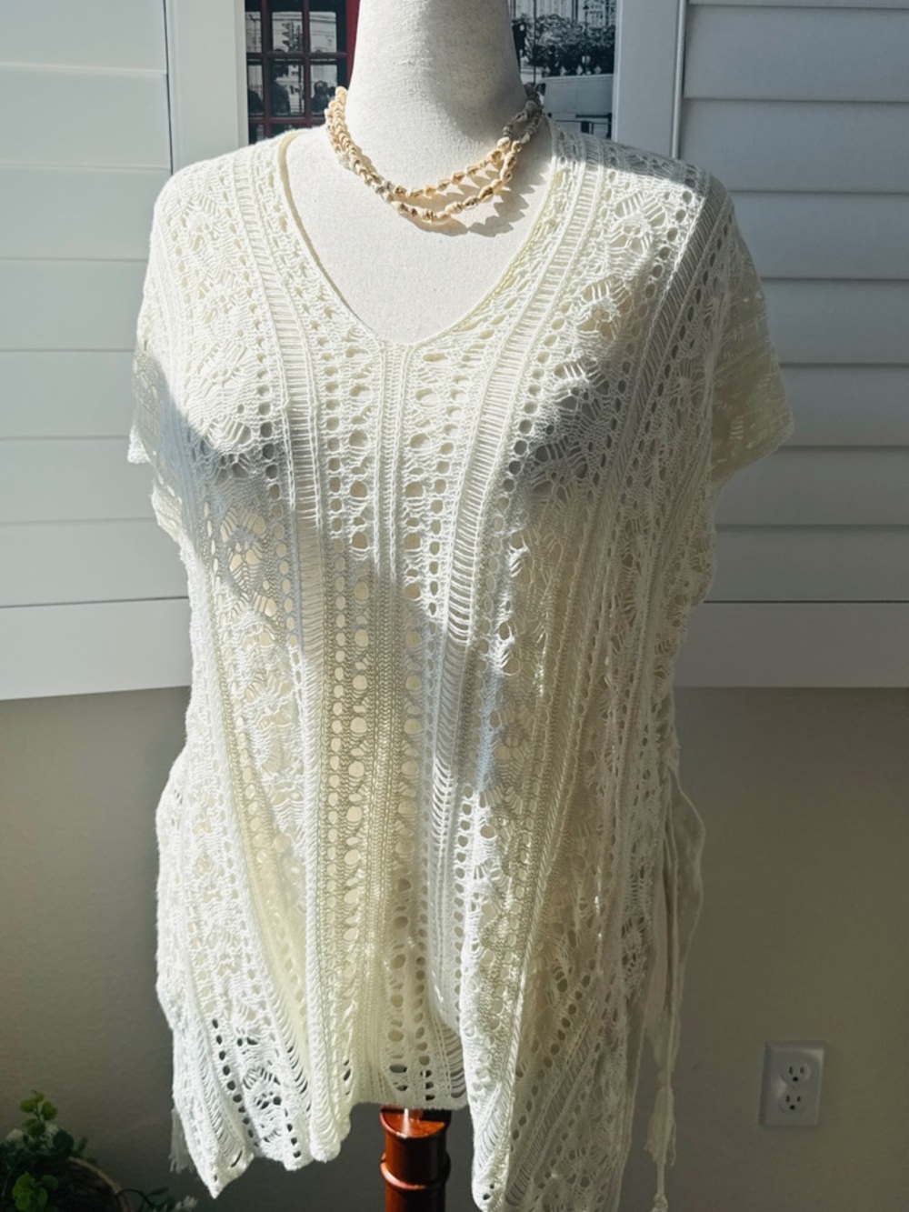 Boutique 9 Cream Crochet V-Neck Tunic